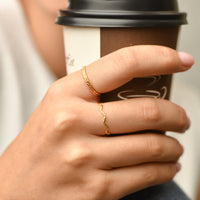 Alicia Dainty Wave Ring | Gold