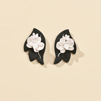 Orkid Isabella Studs