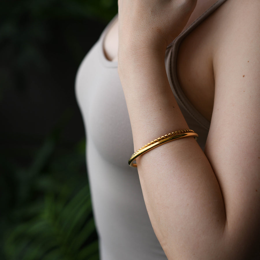 Emily Twisted Bangle