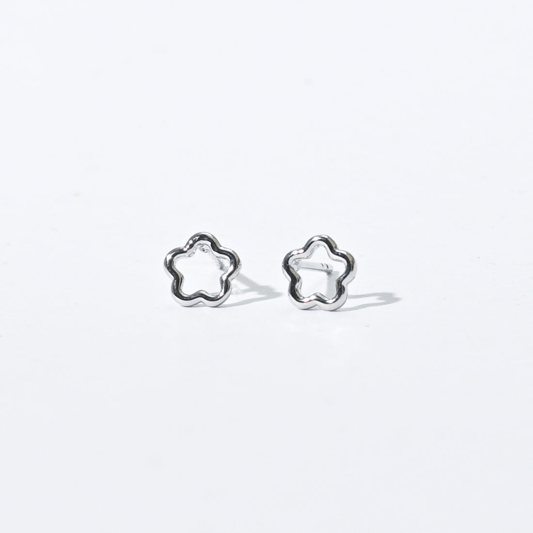 Olivia Flower Studs | Silver
