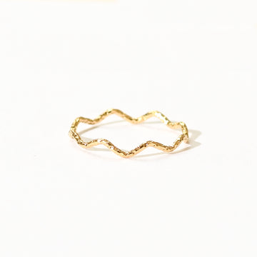 Alicia Dainty Wave Ring | Gold