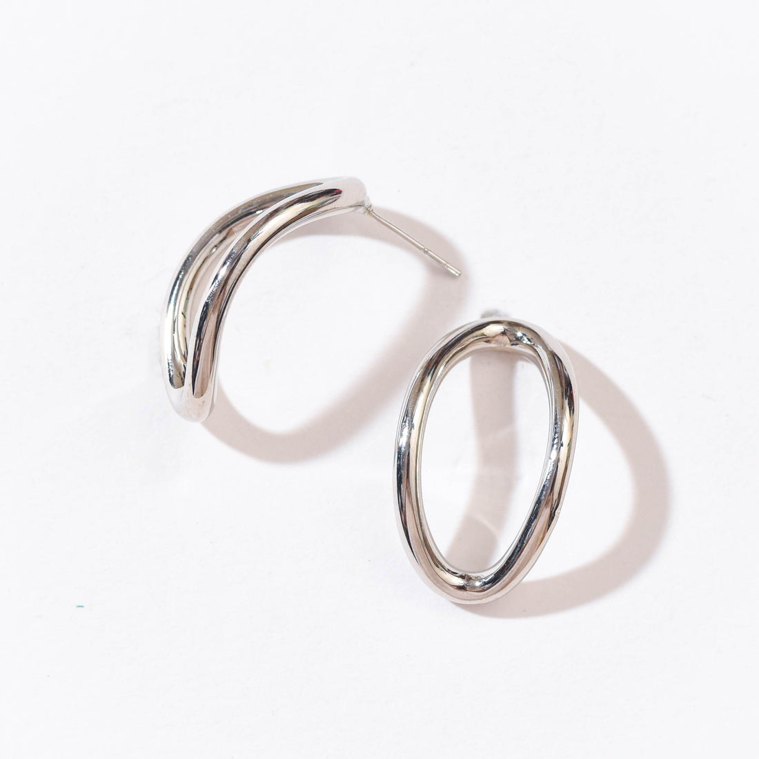 Aiko Hollow Studs | Silver