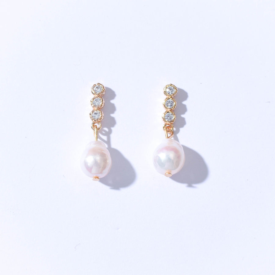 Alenka Minimalist Pearl Dangles