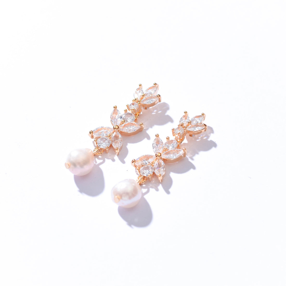 Simona In Love Pearl Dangles
