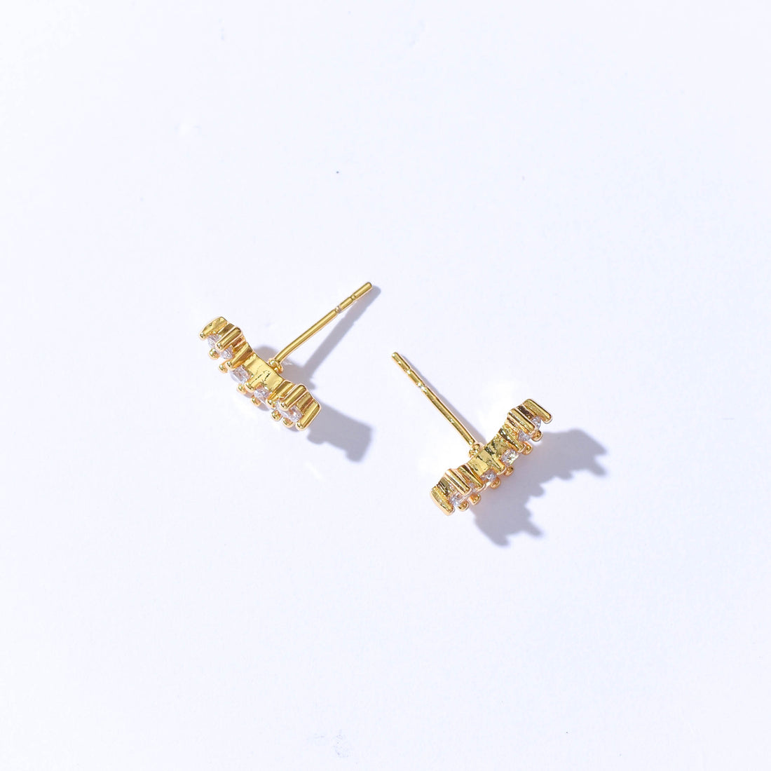 Min Curved Studs | Gold