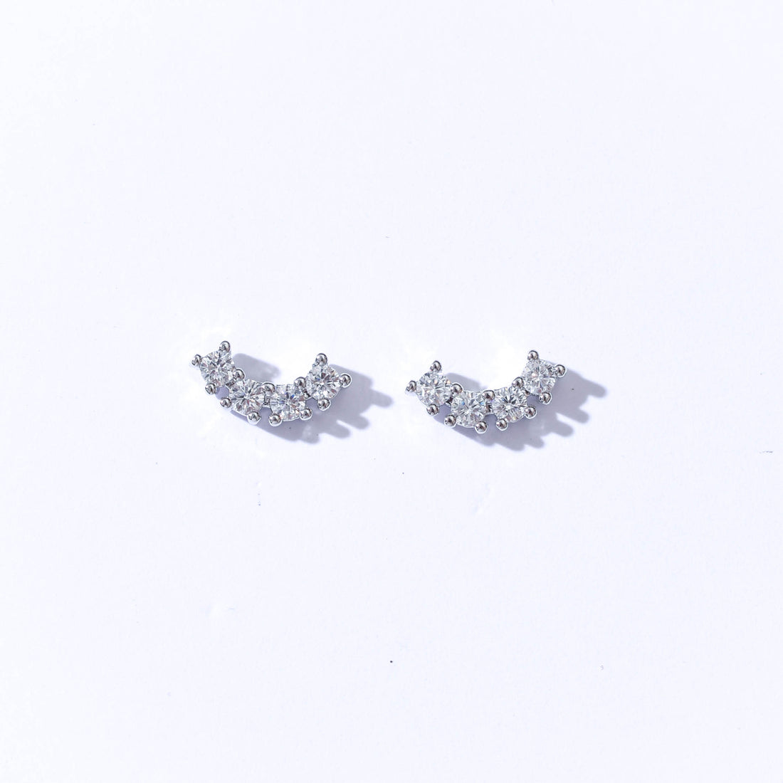 Min Curved Studs | Silver