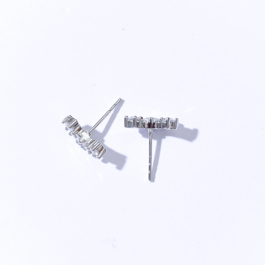 Min Curved Studs | Silver