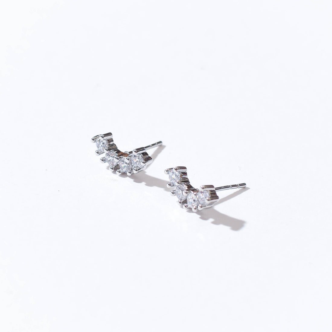 Min Curved Studs | Silver