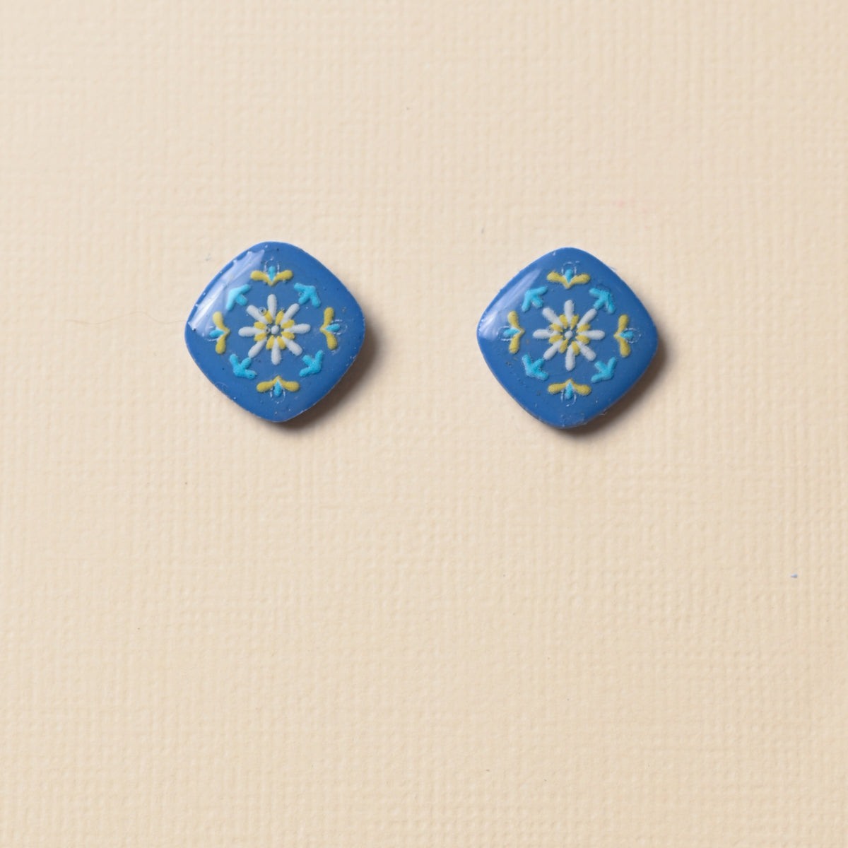 Nyonya Pulut Jing Studs (options)