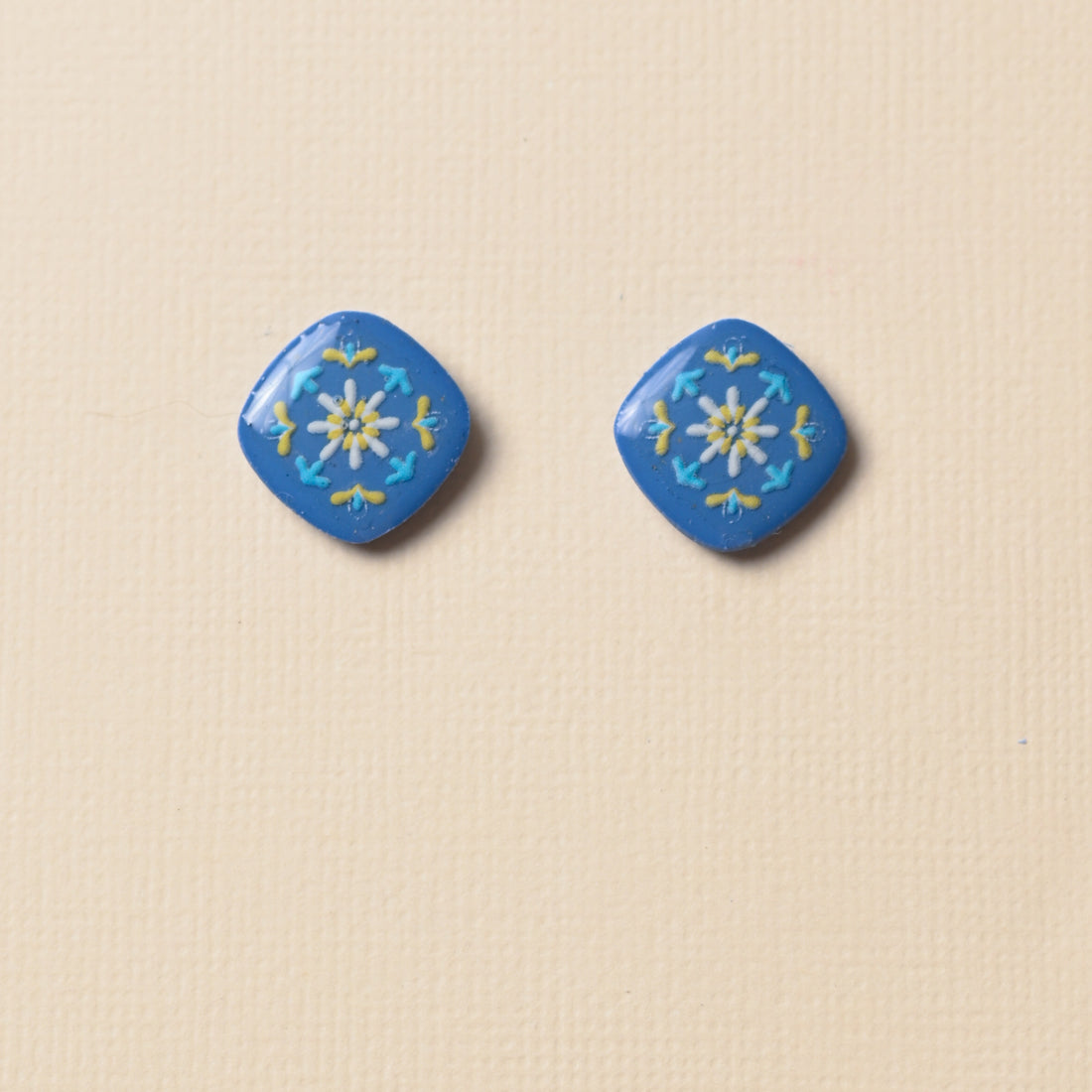 Nyonya Pulut Jing Studs (options)