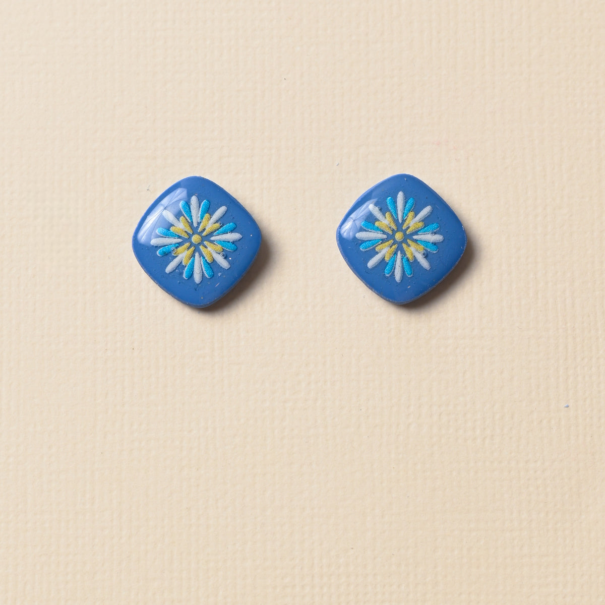 Nyonya Pulut Jing Studs (options)