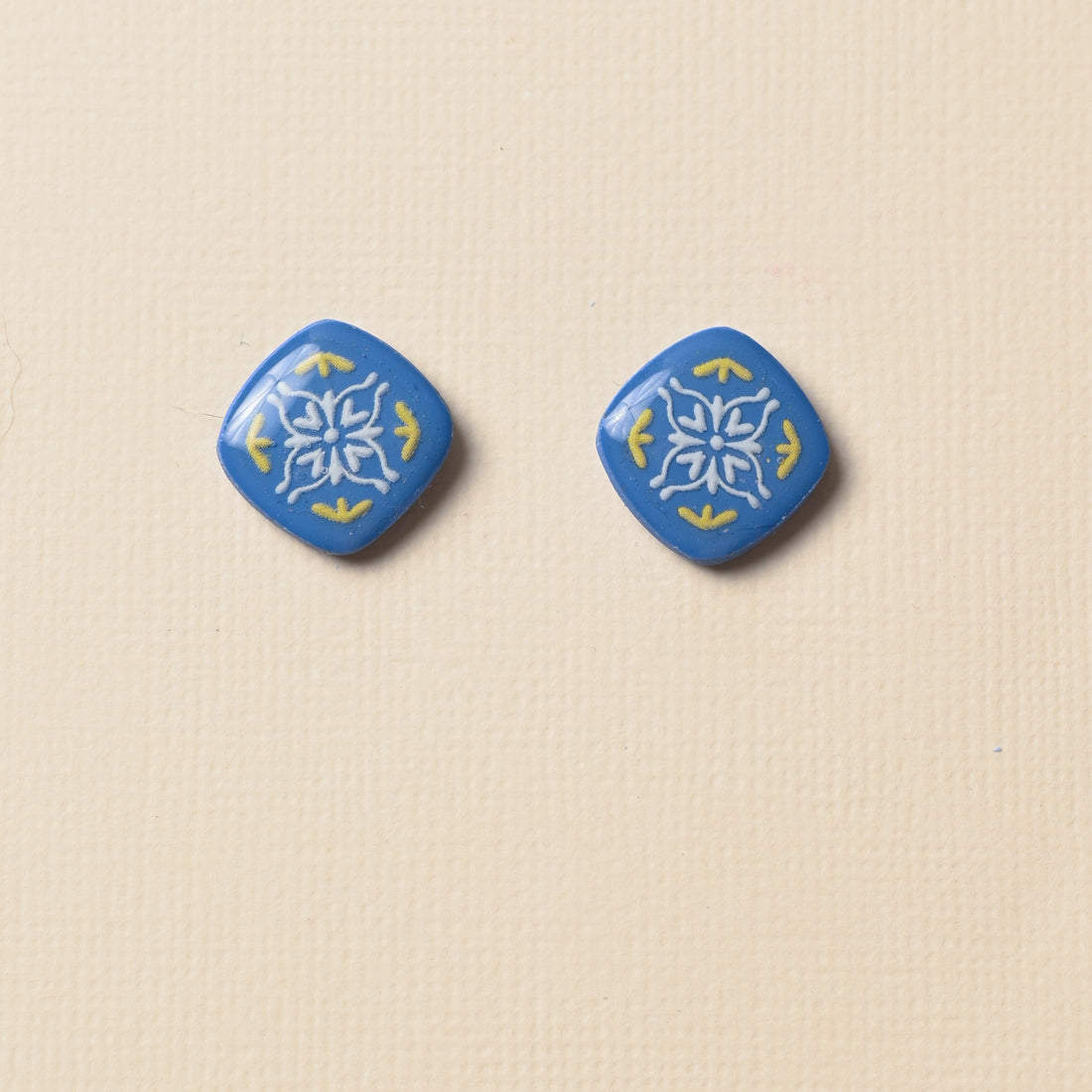 Nyonya Pulut Jing Studs (options)