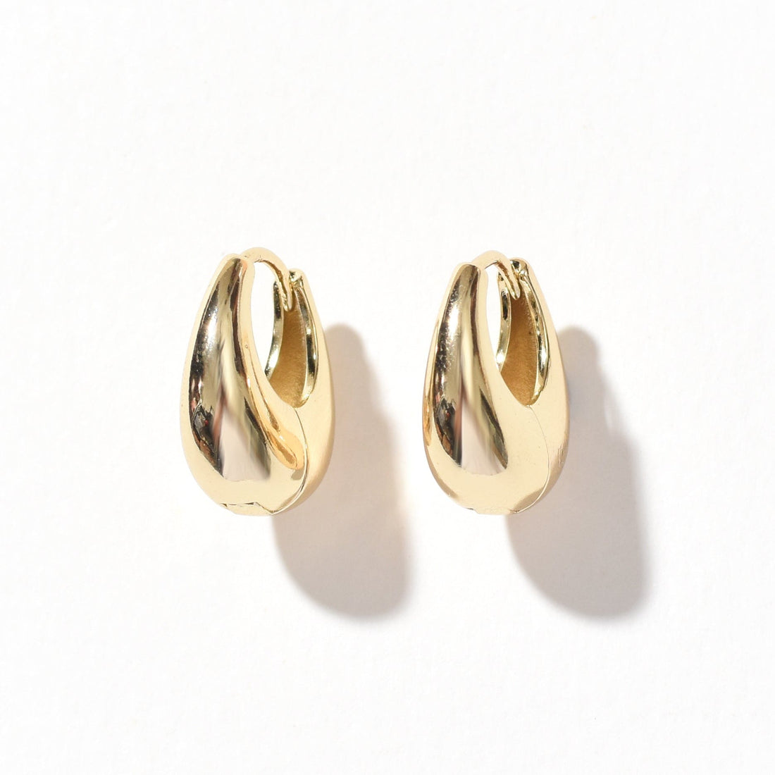 Olivia Saddle Hoop | Gold