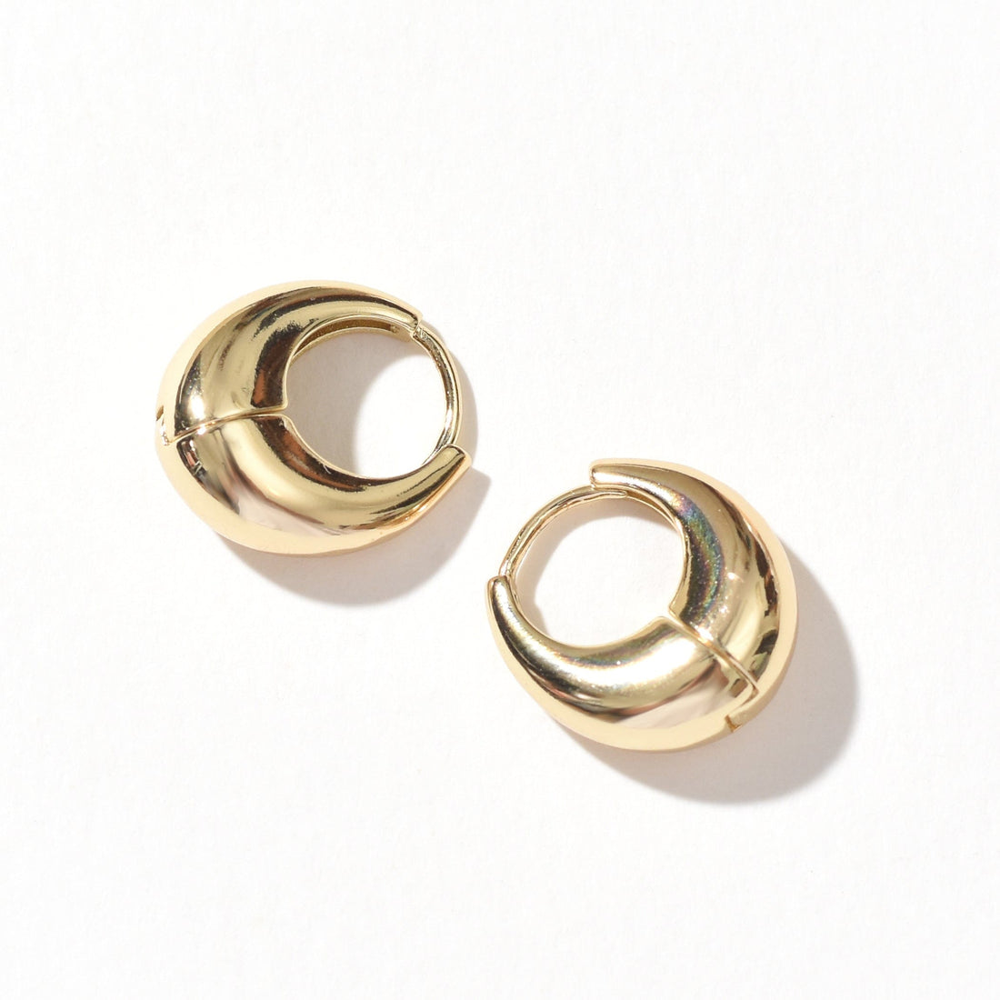 Olivia Saddle Hoop | Gold