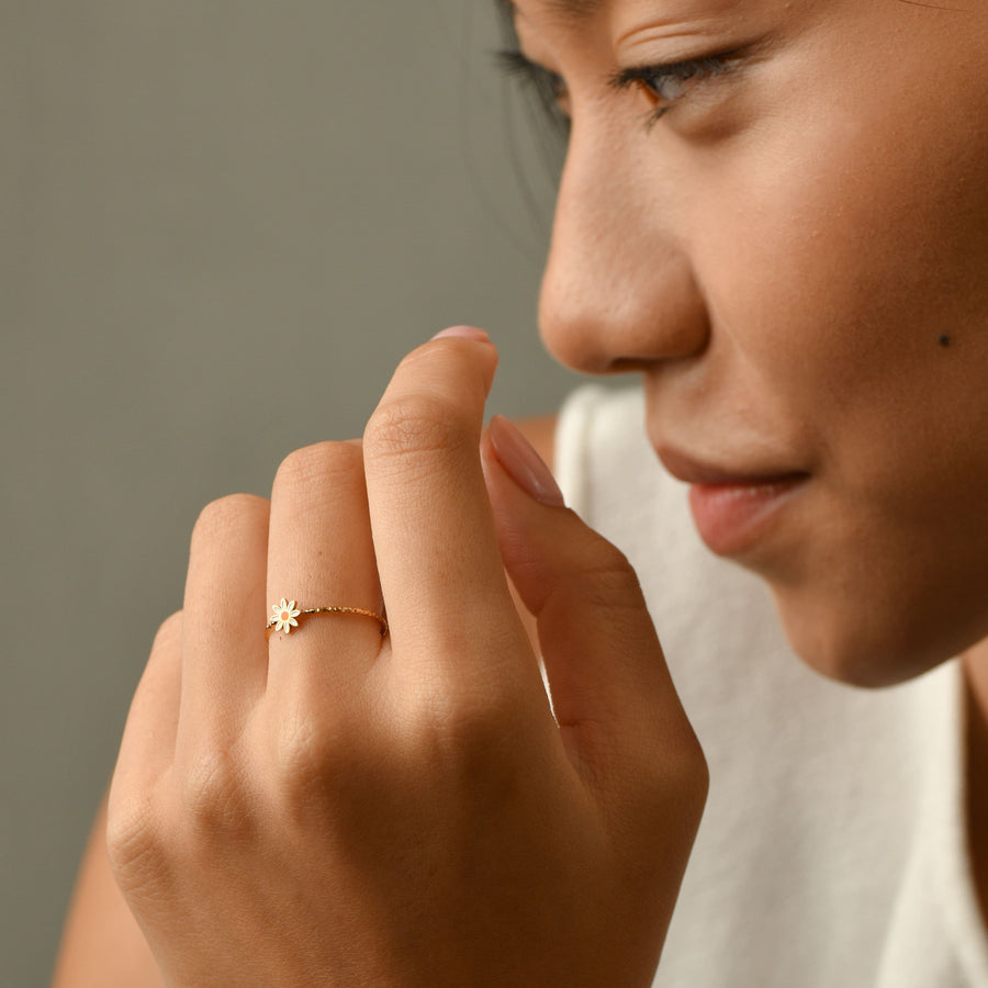 Callie Daisy Ring