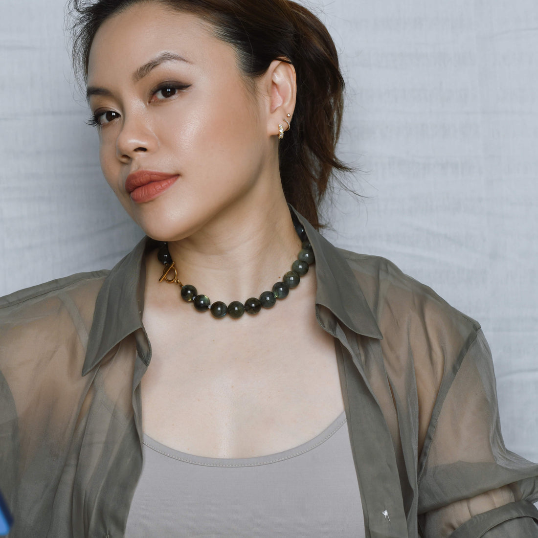 Michelle Giant Labradorite Choker | Toggle