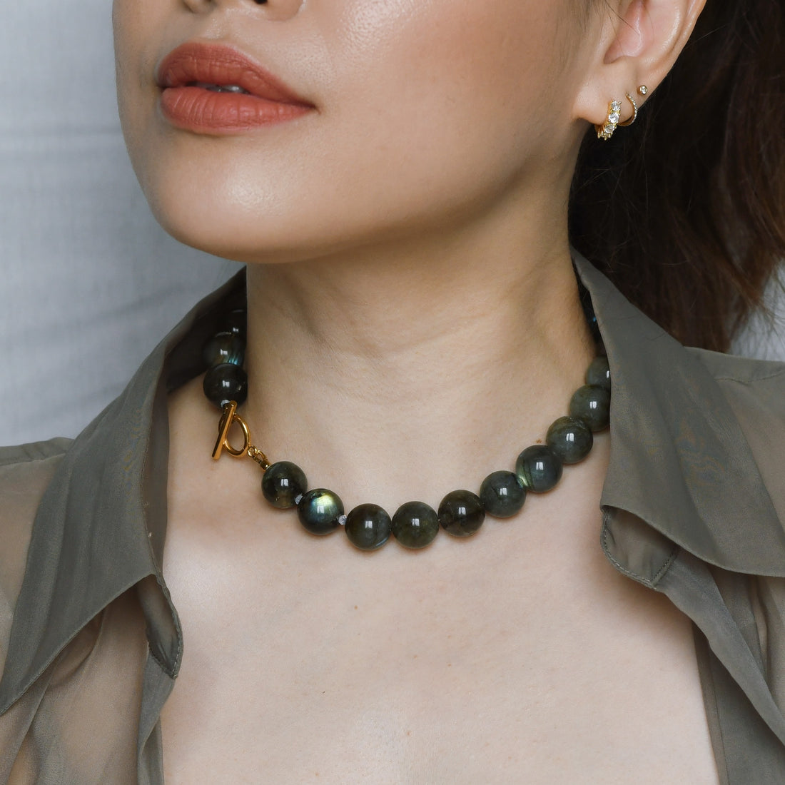 Michelle Giant Labradorite Choker | Toggle