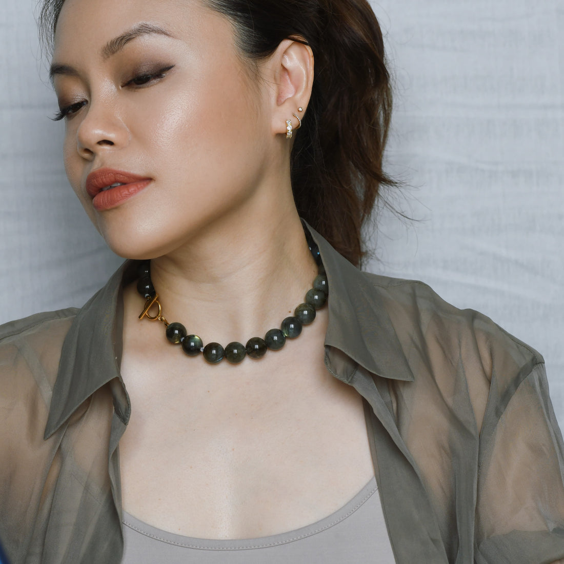 Michelle Giant Labradorite Choker | Toggle