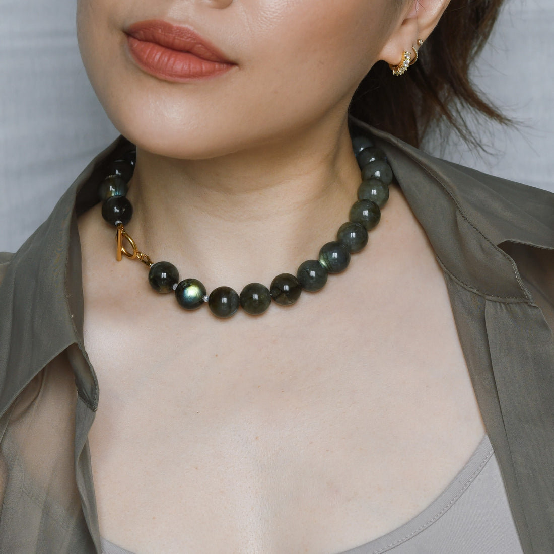 Michelle Giant Labradorite Choker | Toggle