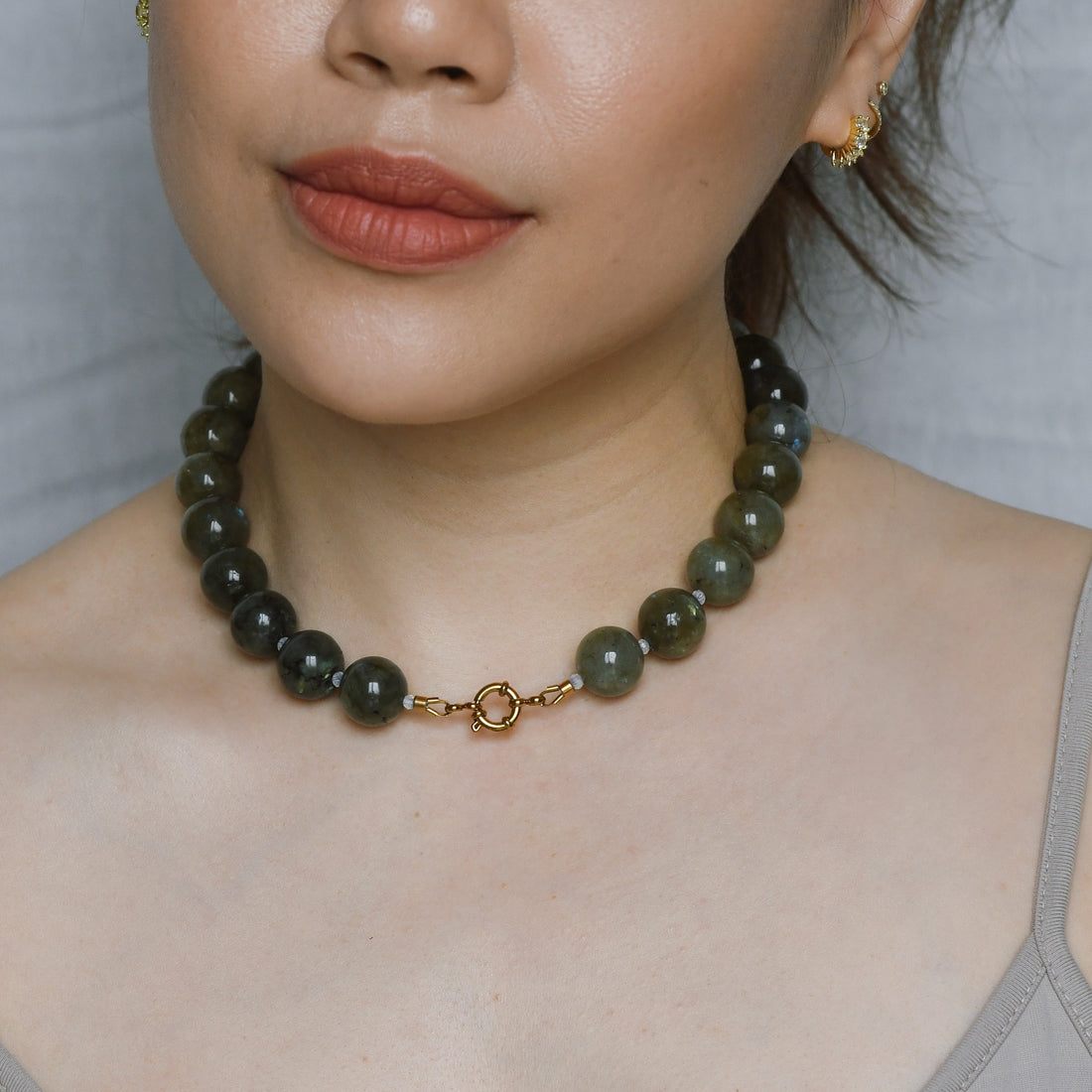 Michelle Giant Labradorite Choker | Charm Clasp