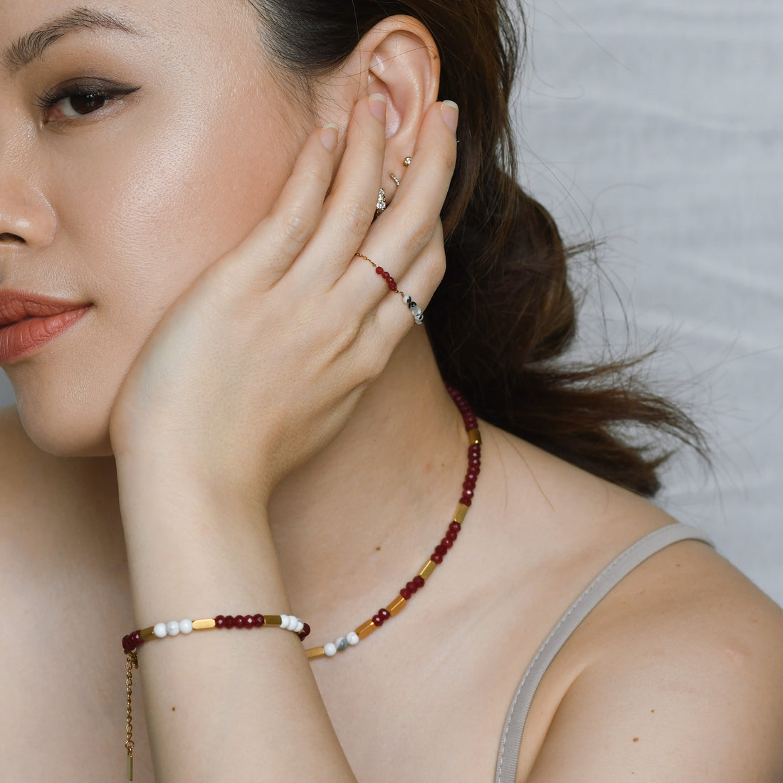 Kendra Bracelet in White Howlite+Chalcedony
