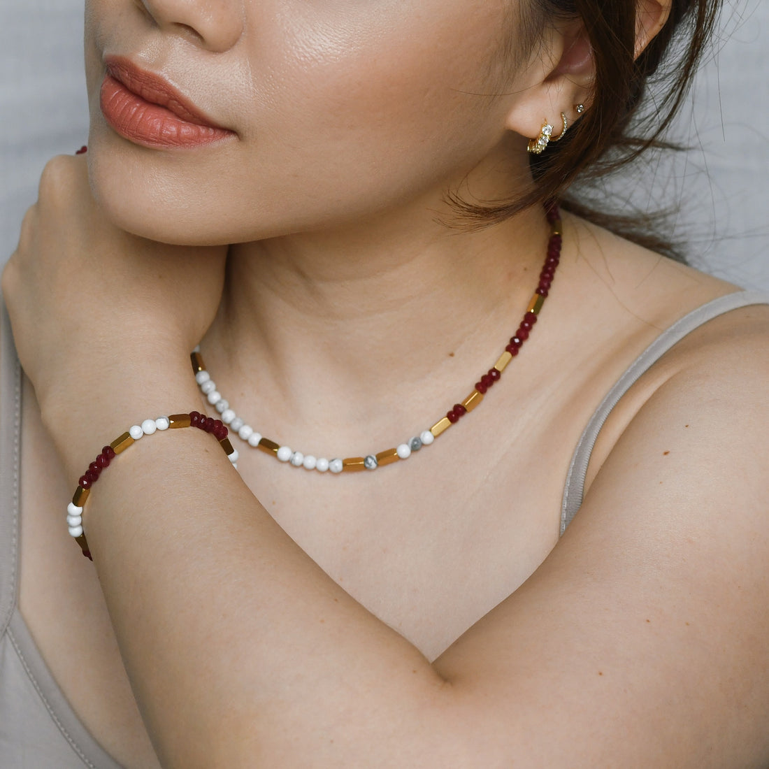 Kendra White Howlite+Red Chalcedony Necklace