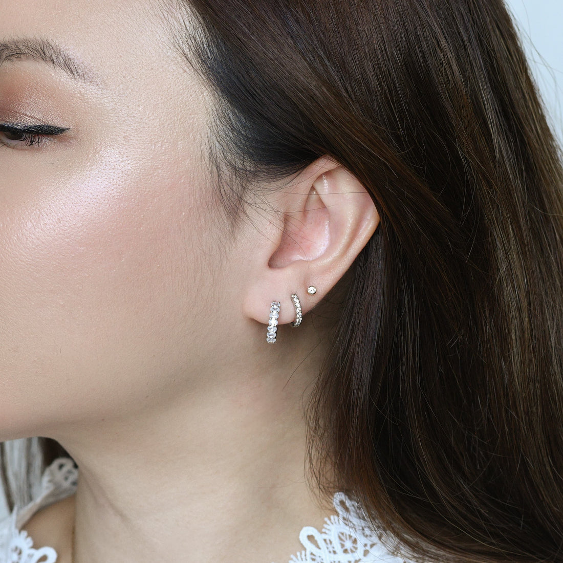 Aomi Hoops | Clear Silver