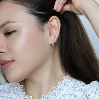 Aomi Hoops | Clear Silver