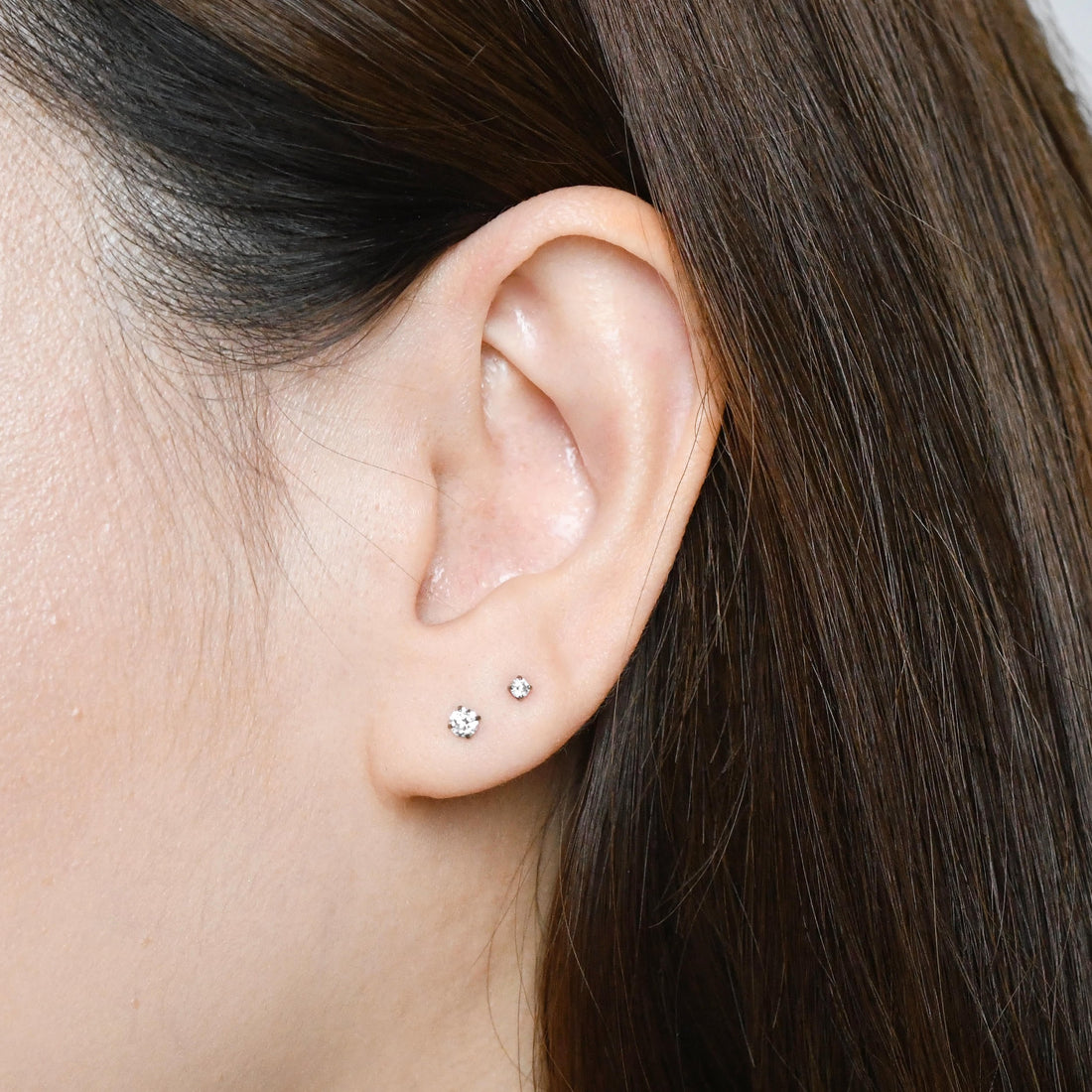 Carrey Round 3mm Flatback Earring |Clear Silver