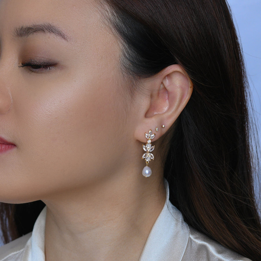 Simona In Love Pearl Dangles