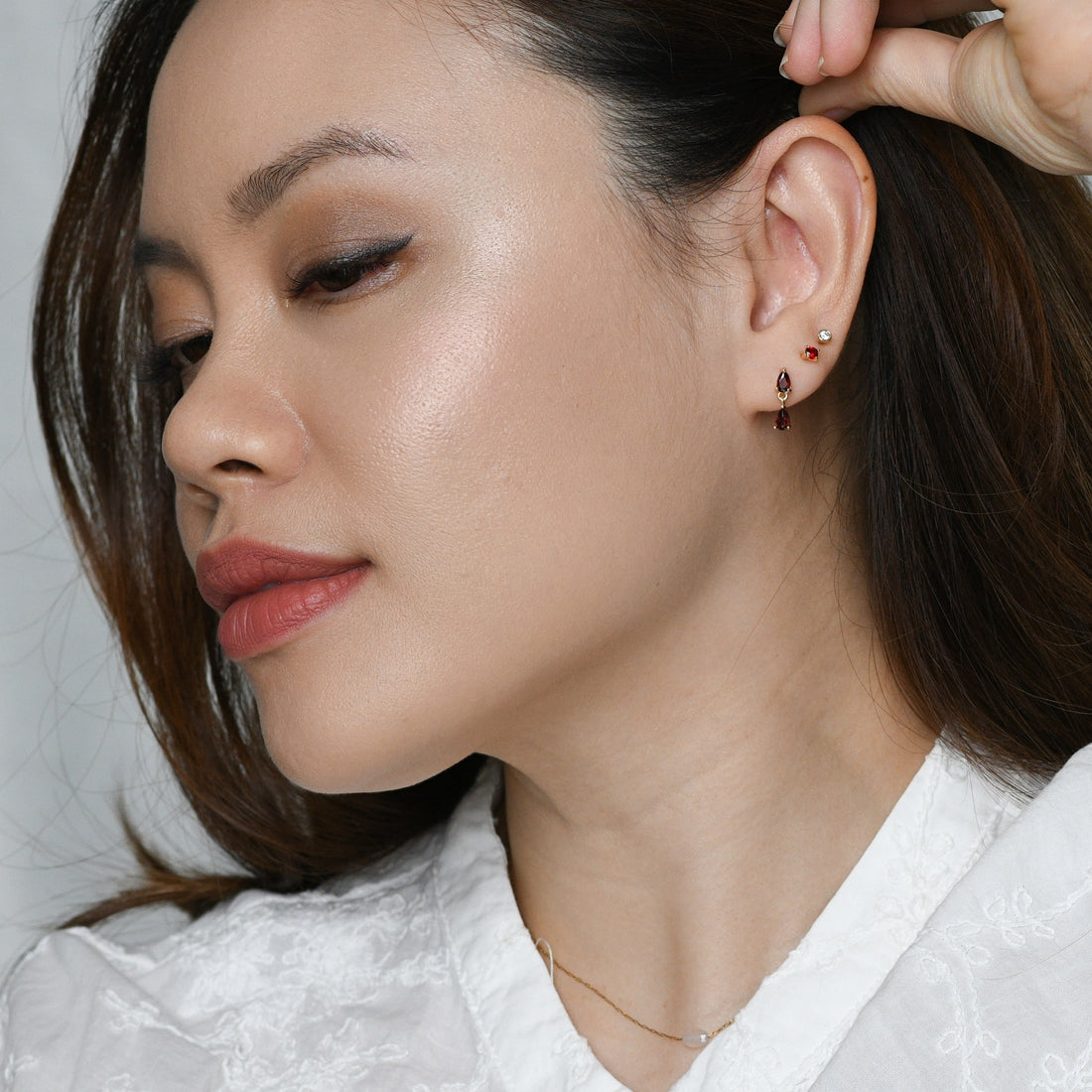 Red Sabine Dangles | Gold