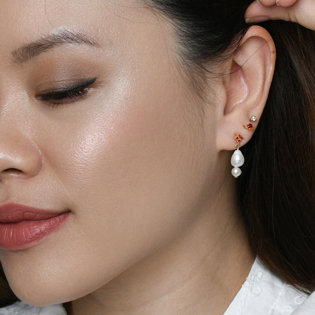 Cheryl Pearl Dangles | Gold