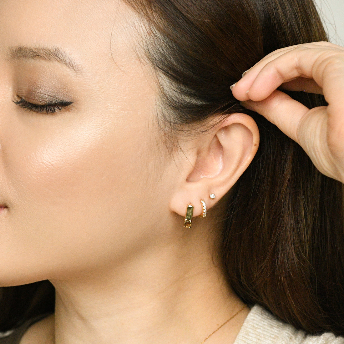 Sienna Minimalist Huggies | Manhattan Brown