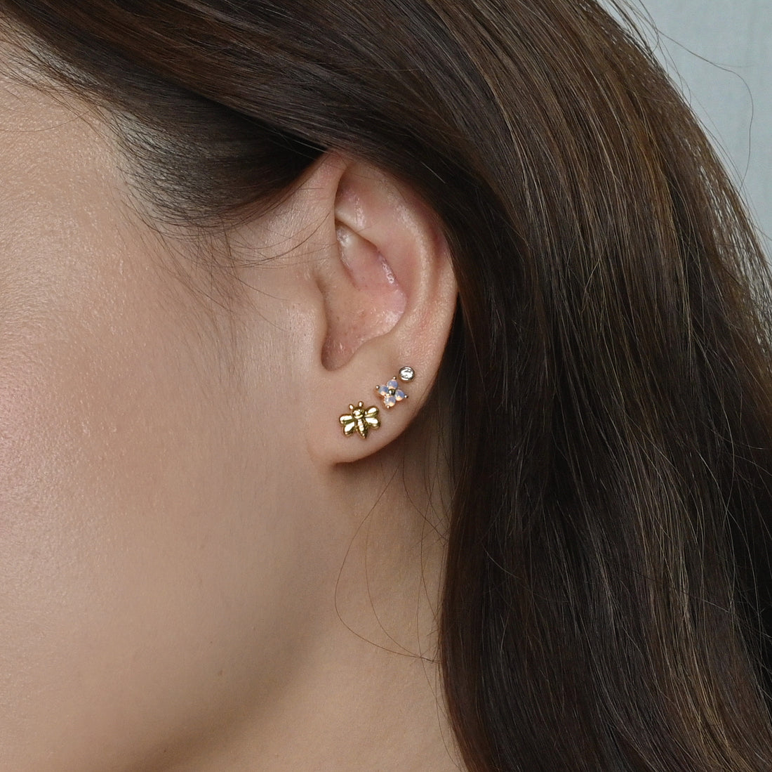 Momo Bee Studs | Gold