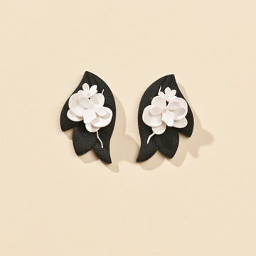 Orkid Isabella Studs