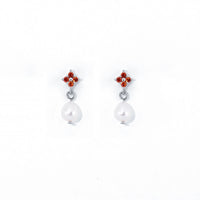 Mini Noemi Pearl Dangles | Silver