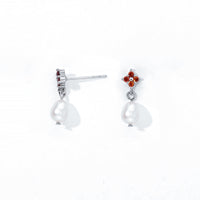 Mini Noemi Pearl Dangles | Silver