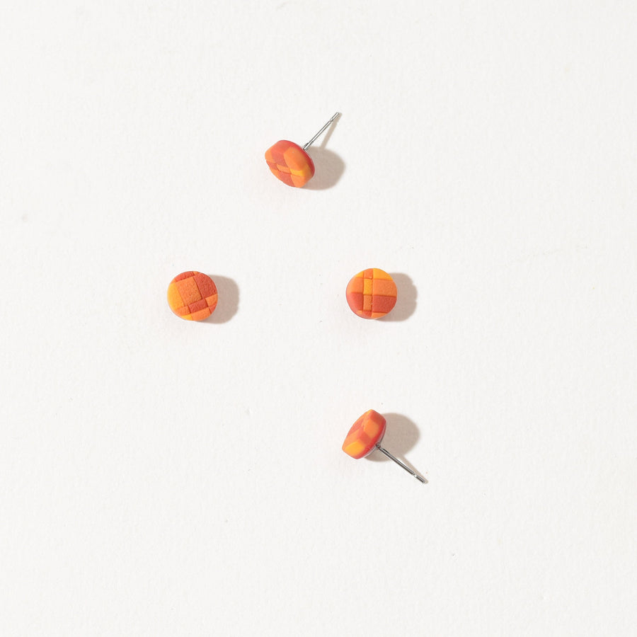 Anyaman Mini Studs