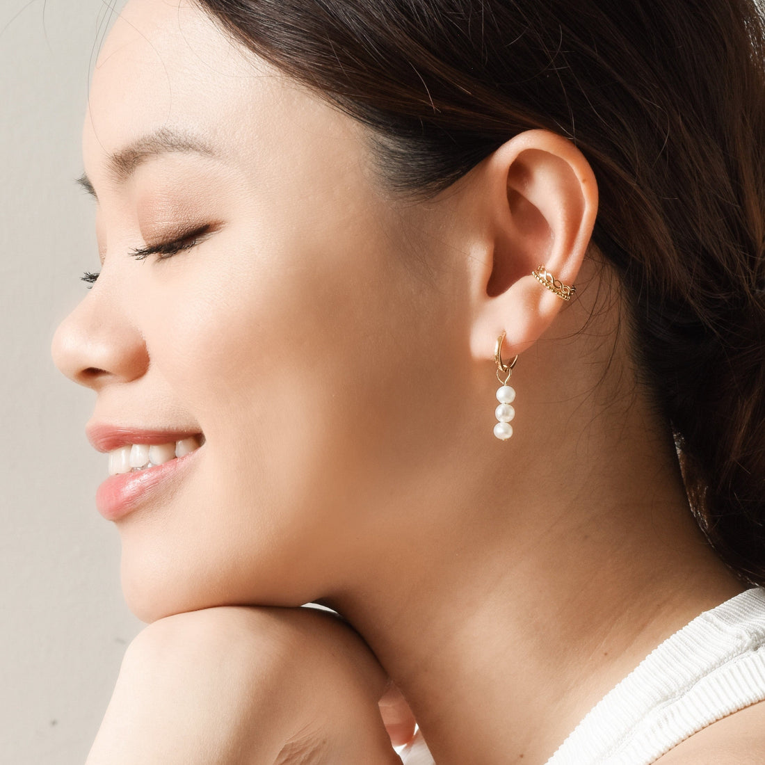 The Feather Pearl Charm